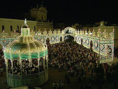 Luminarie e folla alla Festa Patronale di Sannicola